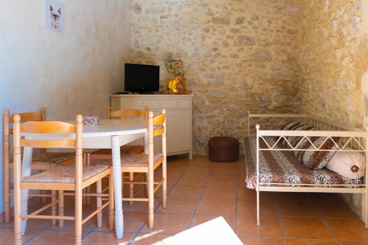 Le Mas Du Chat Bed & Breakfast Cavaillon Exterior photo