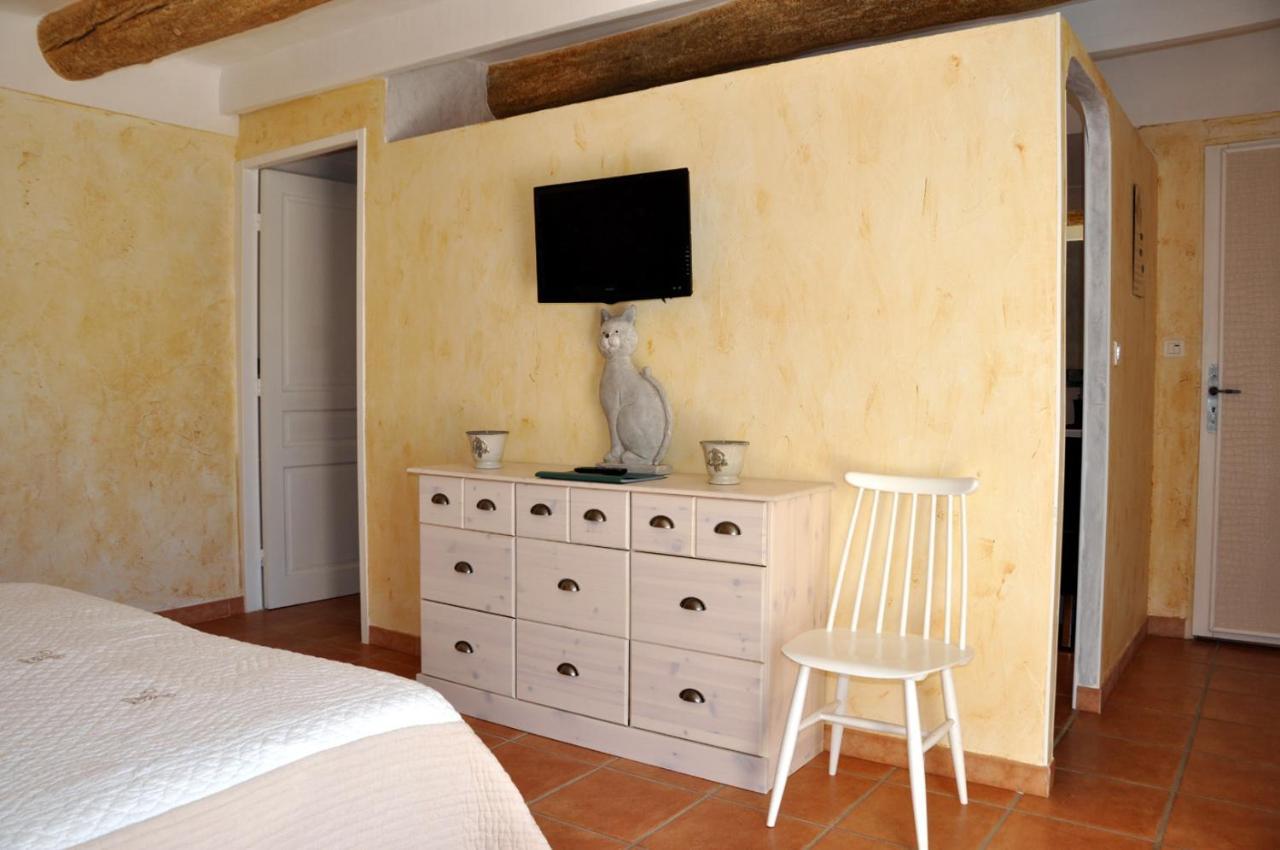 Le Mas Du Chat Bed & Breakfast Cavaillon Exterior photo