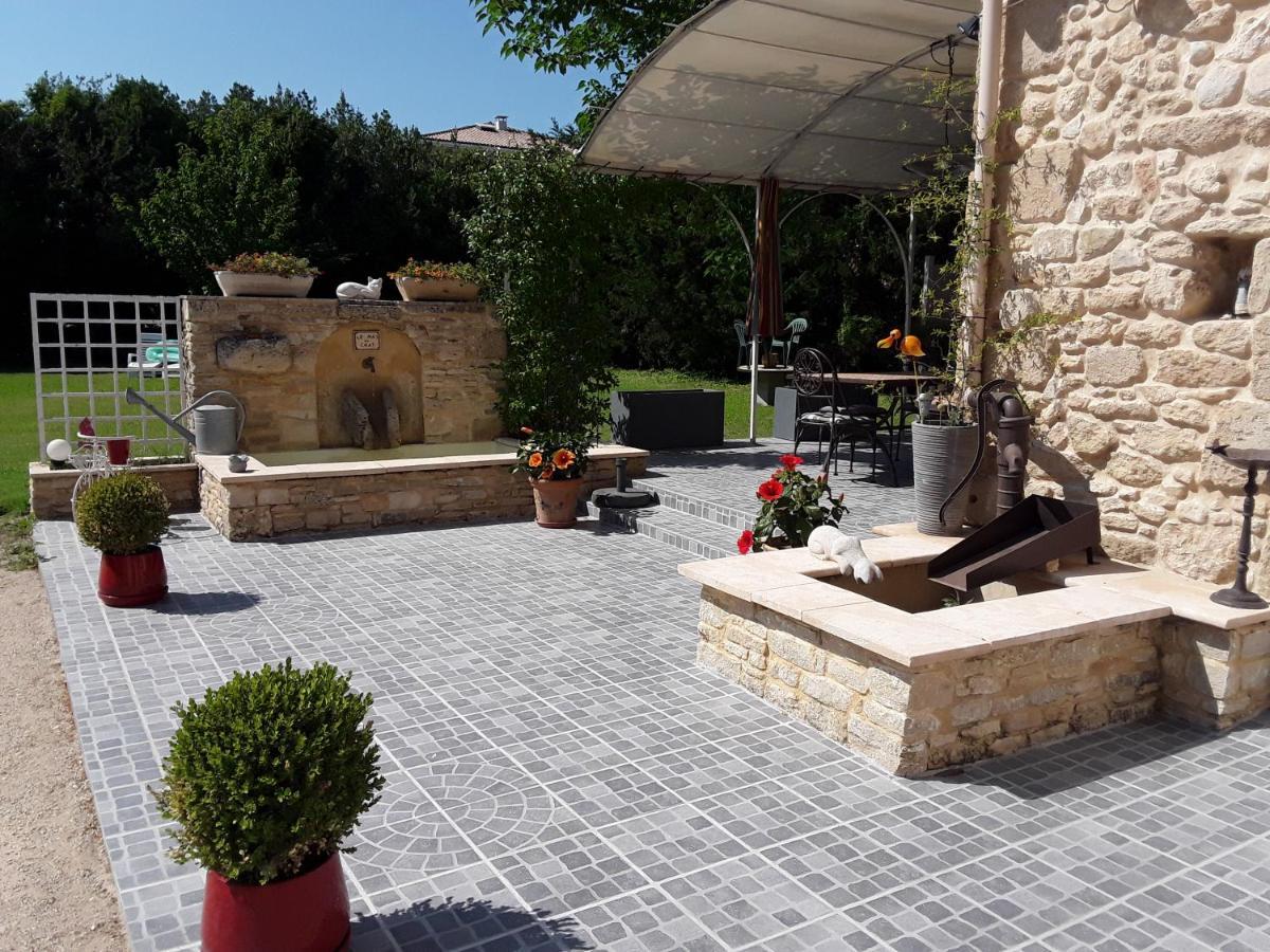 Le Mas Du Chat Bed & Breakfast Cavaillon Exterior photo