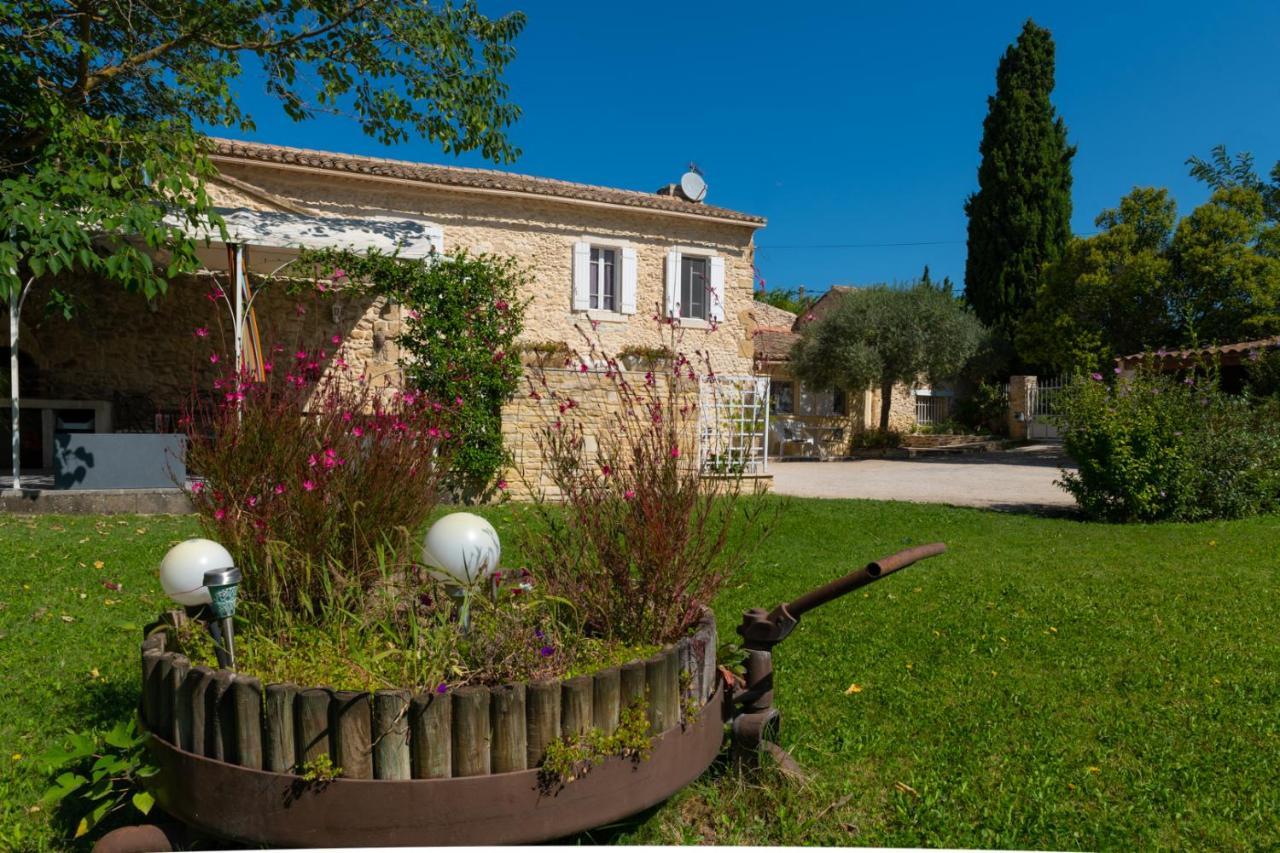 Le Mas Du Chat Bed & Breakfast Cavaillon Exterior photo