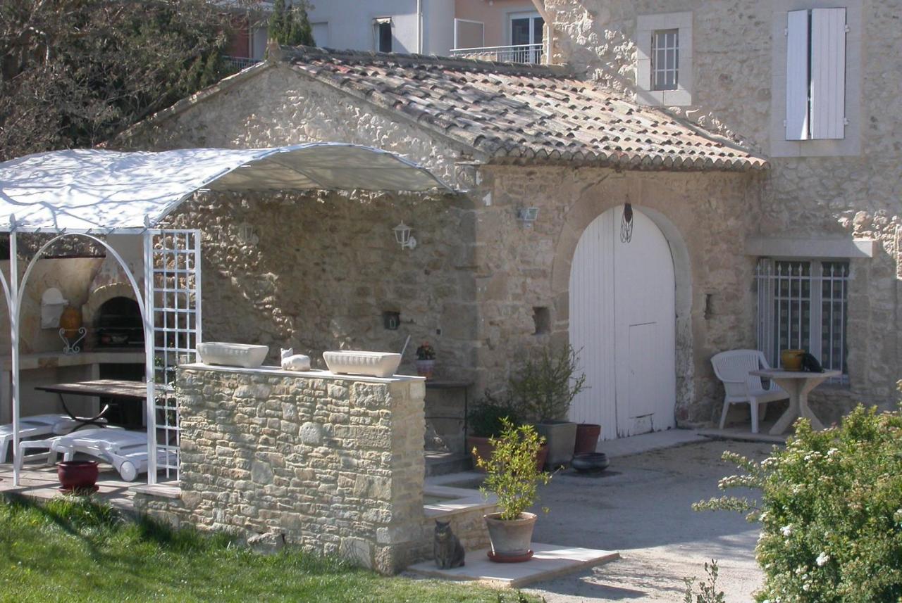 Le Mas Du Chat Bed & Breakfast Cavaillon Exterior photo